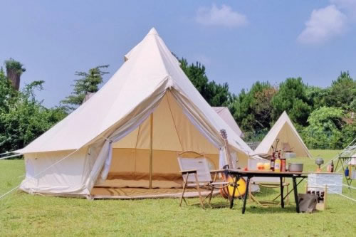 What are the main advantages of inflatable tents as a new type of outdoor tent